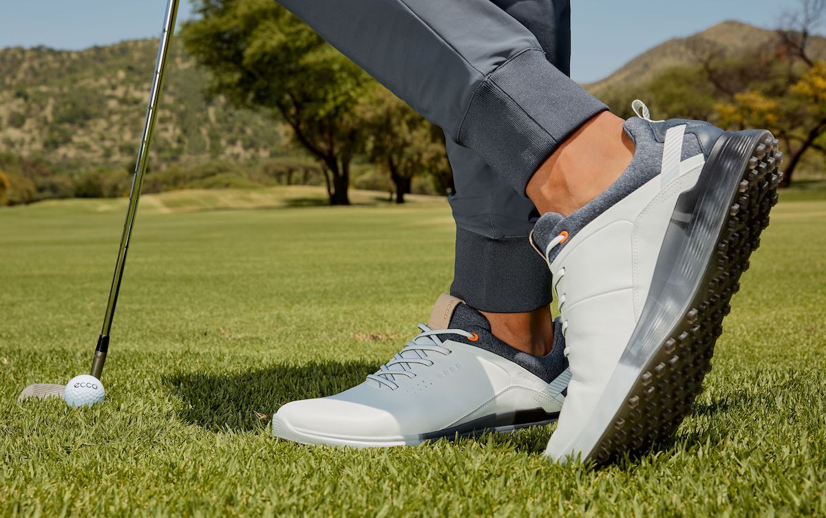 Spikeless Golf Shoes - Everything You Need To Know
